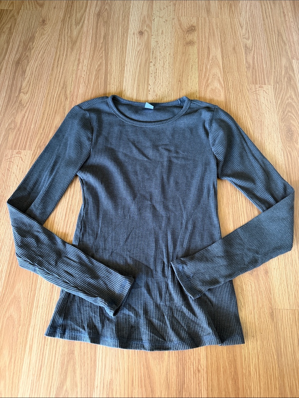 Old navy basic ribbed shirt